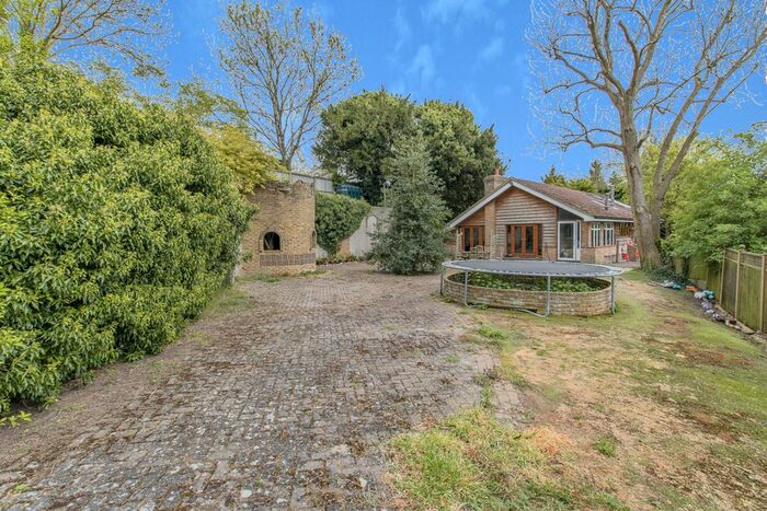 4 Bedroom Detached House For Sale In Chalky Road, Stockbury, Sittingbourne, ME9