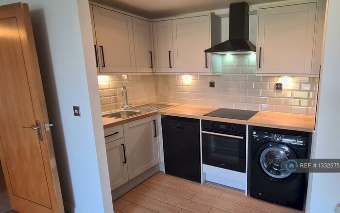 2 Bedroom Flat To Rent In West Thamesmead, London, SE28