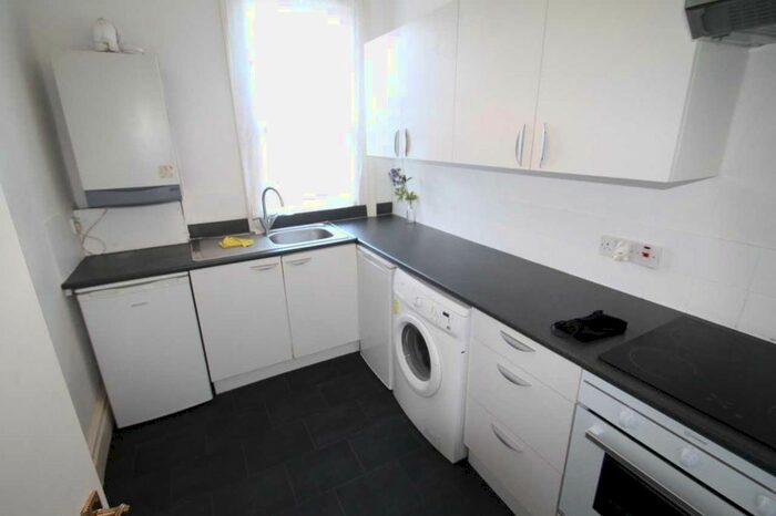 1 Bedroom Flat To Rent In Avondale Road, South Croydon, CR2