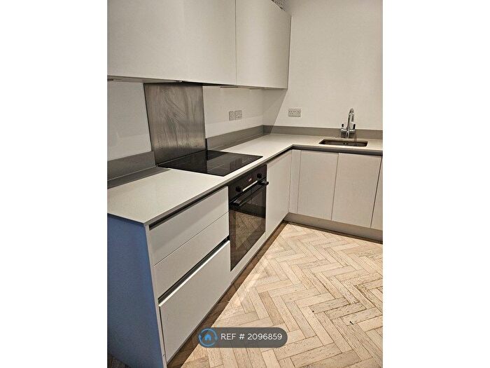 1 Bedroom Flat To Rent In Park House Apartments, Slough, SL1