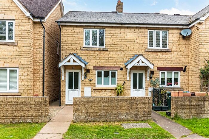 2 Bedroom End Terrace House To Rent In Hodgson Close, Fritwell, OX27