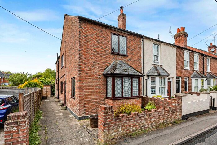 3 Bedroom End Of Terrace House To Rent In York Road, Marlow, Buckinghamshire, SL7