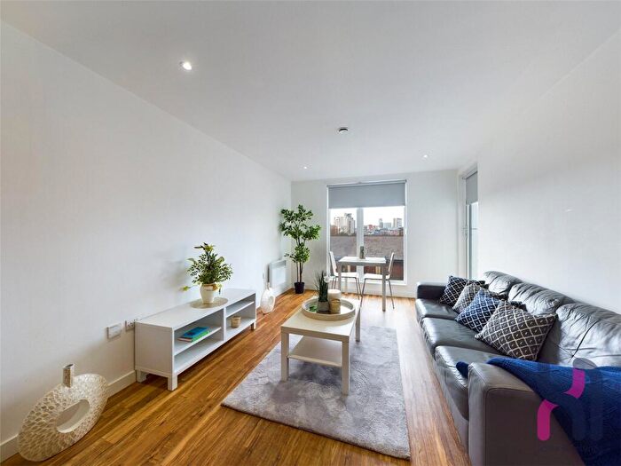 2 Bedroom Flat For Sale In The Exchange, Elmira Way, Salford, M5