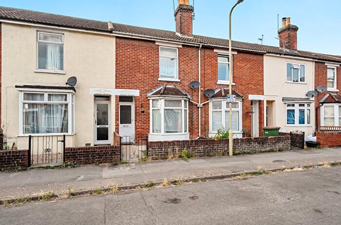 3 Bedroom Terraced House For Sale In High Street, Eastleigh, SO50