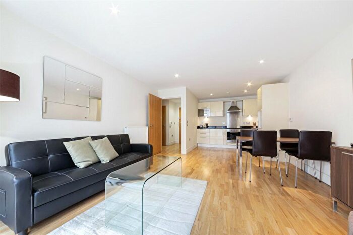 1 Bedroom Apartment To Rent In Lanterns Way, London, E14