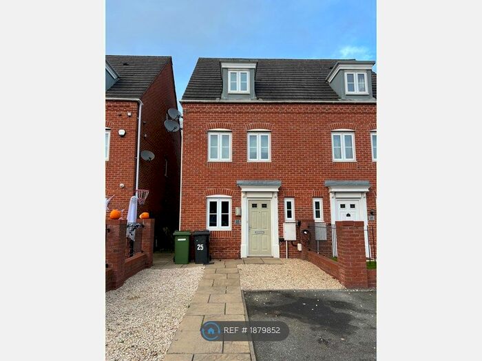 5 Bedroom Semi-Detached House To Rent In Deans Gate, Willenhall, WV13