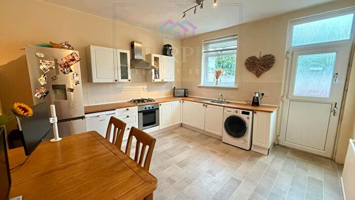 2 Bedroom End Of Terrace House For Sale In Slack Lane, Crofton, Wakefield, West Yorkshire, WF4