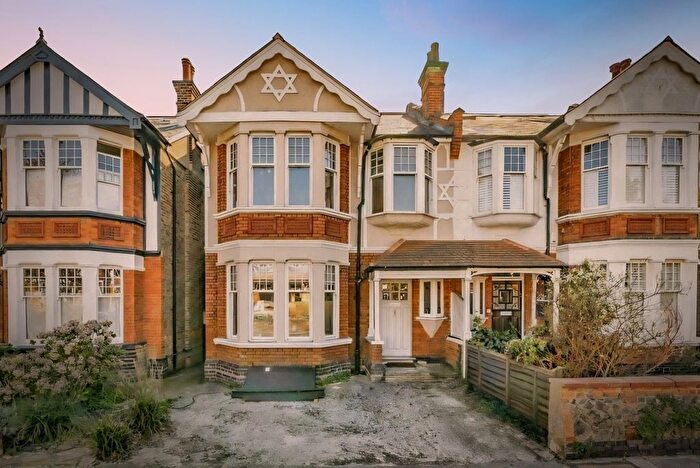 4 Bedroom Flat To Rent In Boileau Road, Ealing, W5