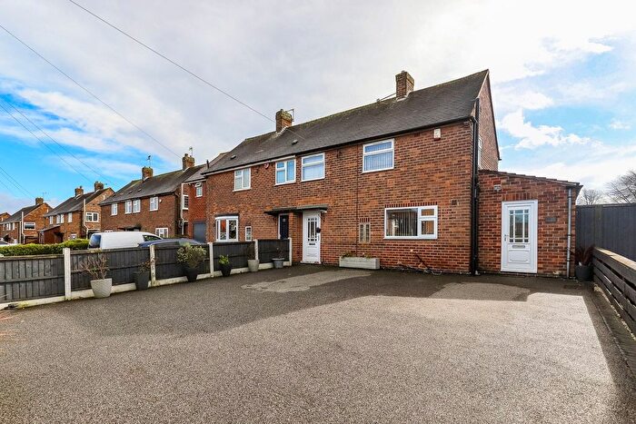 2 Bedroom Semi-detached House For Sale In Maple Drive, Nuthall, Nottingham, NG16