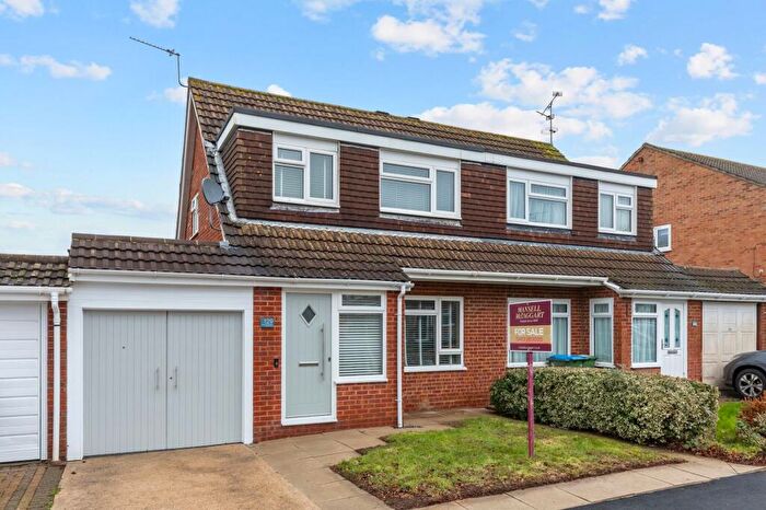 3 Bedroom Semi Detached House For Sale In Heath Way, Horsham, RH12