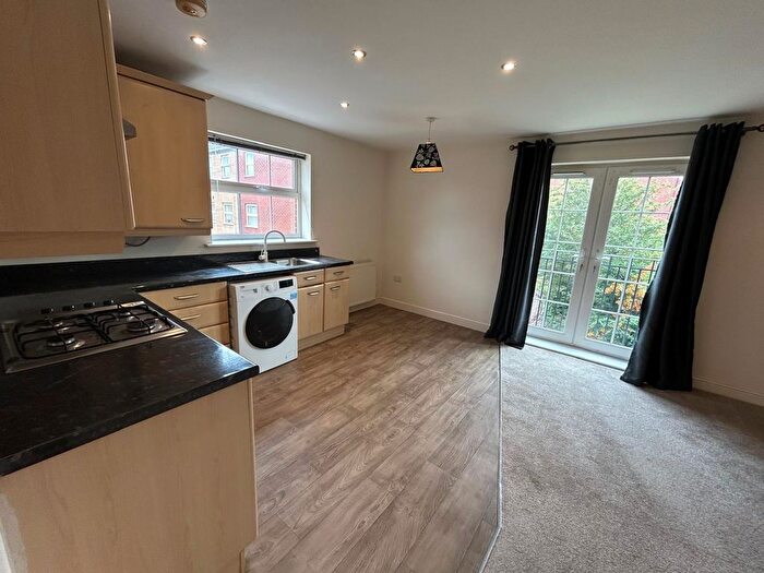 2 Bedroom Flat To Rent In Lambwath Hall Court, Biggin Avenue, Hull, HU7