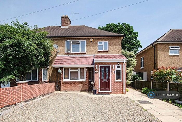 4 Bedroom Semi-Detached House To Rent In Stafford Road, Ruislip, HA4