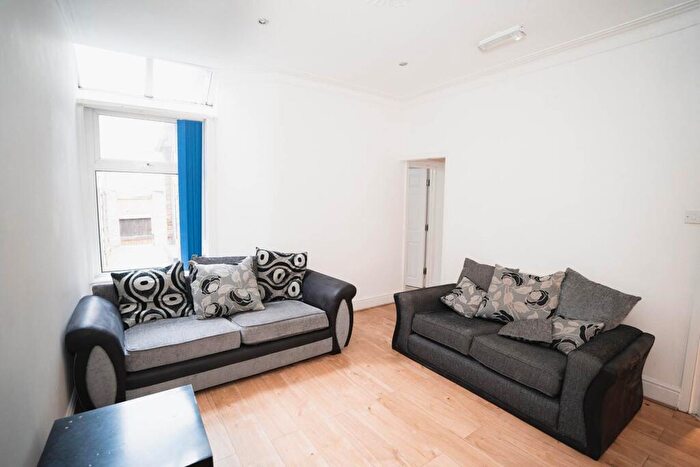 4 Bedroom House To Rent In Richmond Road, Fallowfield, M14