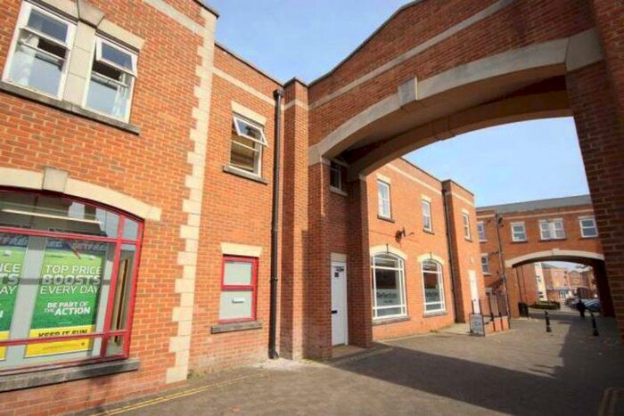 1 Bedroom Apartment To Rent In Bedroom Flat To Rent, Godwin Court, Old Town, SN1