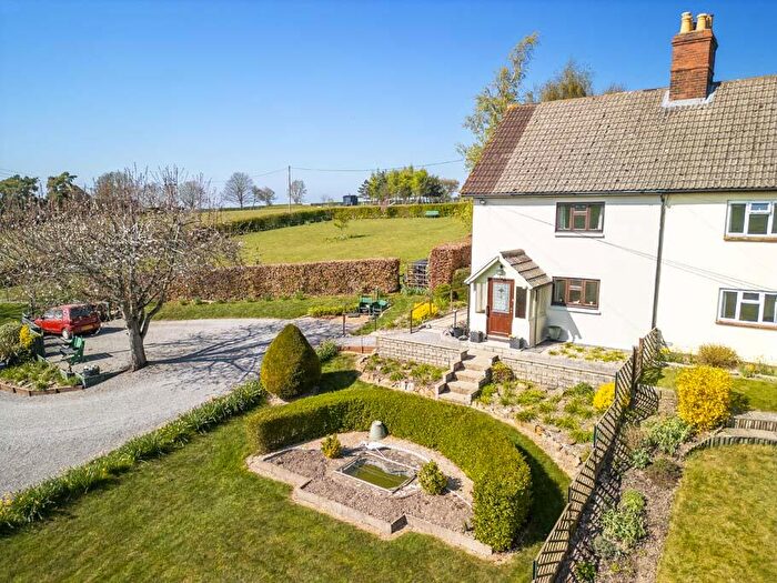 3 Bedroom House For Sale In Grove Farm Cottages, Goring On Thames, RG8