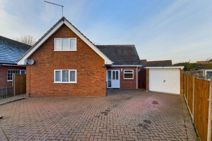 3 Bedroom Chalet For Sale In Camp Close, Feltwell, IP26