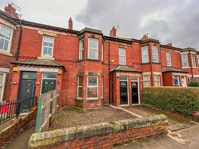 2 Bedroom Flat To Rent In Salters Road, Gosforth, Newcastle Upon Tyne, NE3