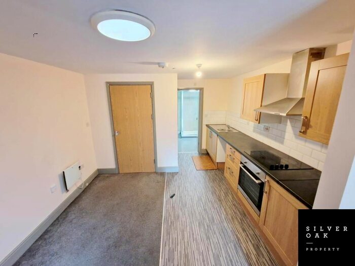 2 Bedroom Flat To Rent In Flat, West End, Llanelli, SA15