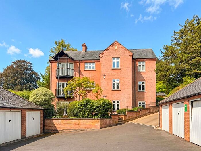 3 Bedroom Apartment To Rent In St. Marks Avenue, Salisbury, SP1