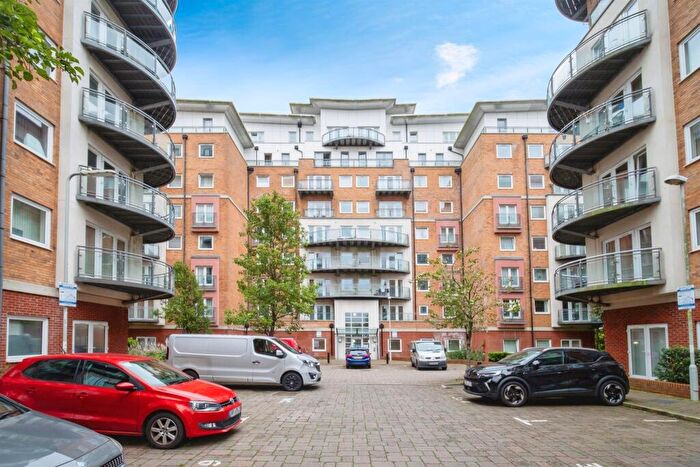 2 Bedroom Flat For Sale In Winterthur Way, Basingstoke, RG21