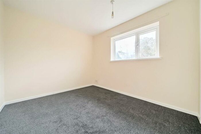 3 Bedroom End Of Terrace House For Sale In Salwey Close Bracknell, Berkshire, RG12