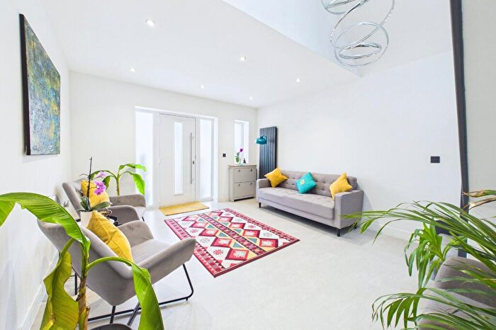 5 Bedroom Detached House For Sale In Anvil Crescent, Broadstone, Dorset, BH18 - Photo 7