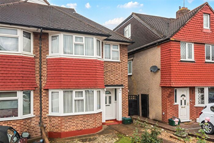 3 Bedroom End Terrace House For Sale In Kingsbridge Road, Morden, SM4