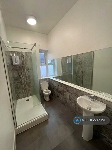 2 Bedroom Flat To Rent In Shaftesbury Crusade, Bristol, BS2