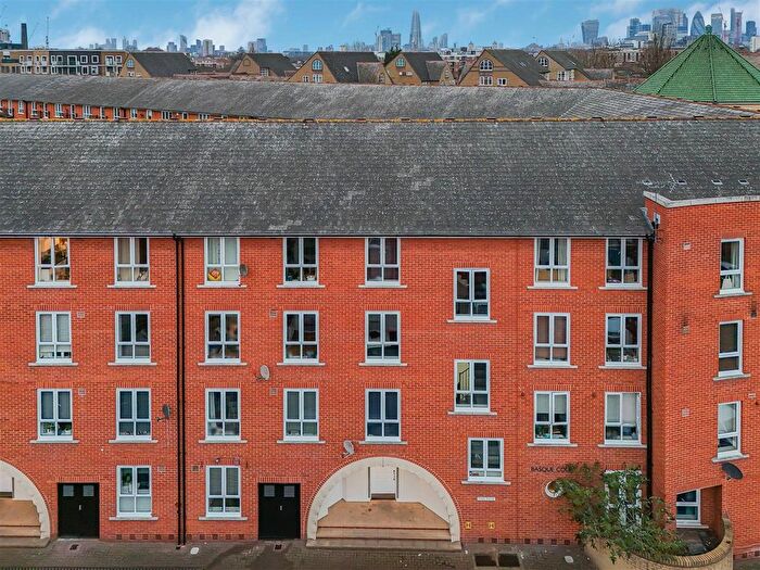 1 Bedroom Flat For Sale In Basque Court, Canada Water, SE16