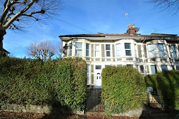 6 Bedroom Semi-Detached House To Rent In Downend Road, Bristol, BS16