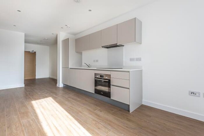 1 Bedroom Flat To Rent In Royal Winchester House, Bracknell, RG12