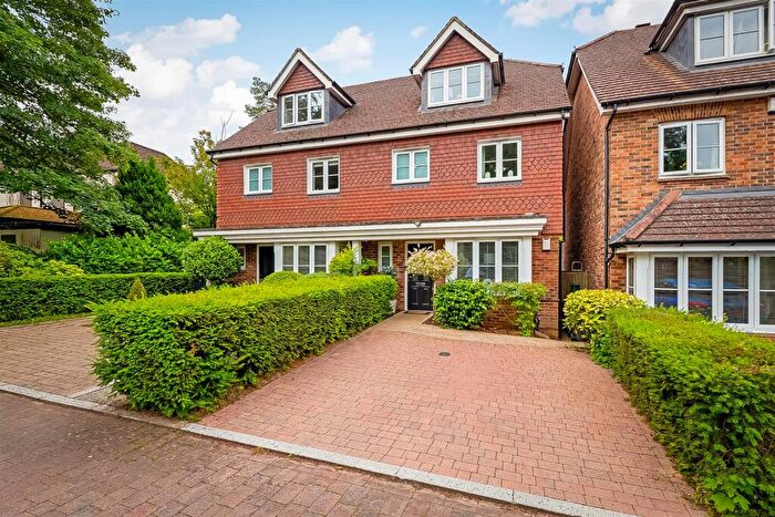 3 Bedroom Semi-Detached House For Sale In Blackthorn Road, Caterham, CR3