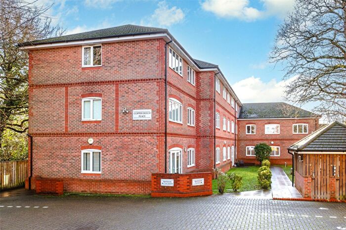 2 Bedroom Flat For Sale In Reading Road, Wokingham, Berkshire, RG41