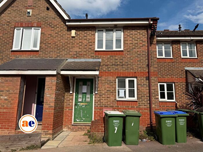 2 Bedroom Property For Sale In Wentworth Close, Thamesmead, London, SE28