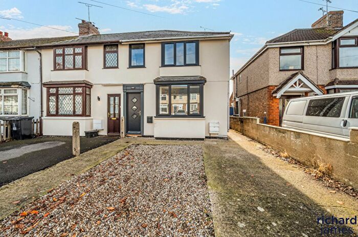 3 Bedroom Semi Detached House For Sale In Wiltshire Avenue, Rodbourne Cheney, Swindon, SN2