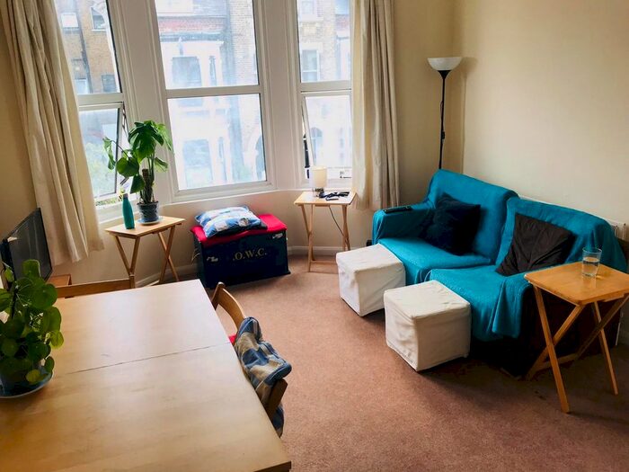 2 Bedroom Flat To Rent In Brailsford Road, London, SW2