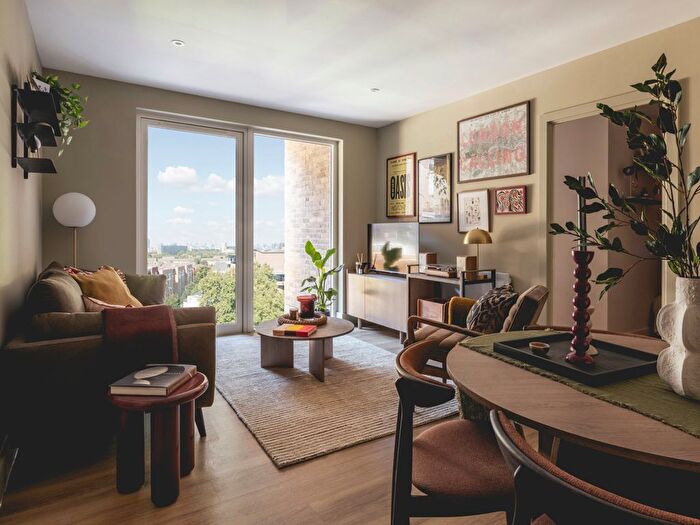 2 Bedroom Flat To Rent In Momento, Staines, TW18