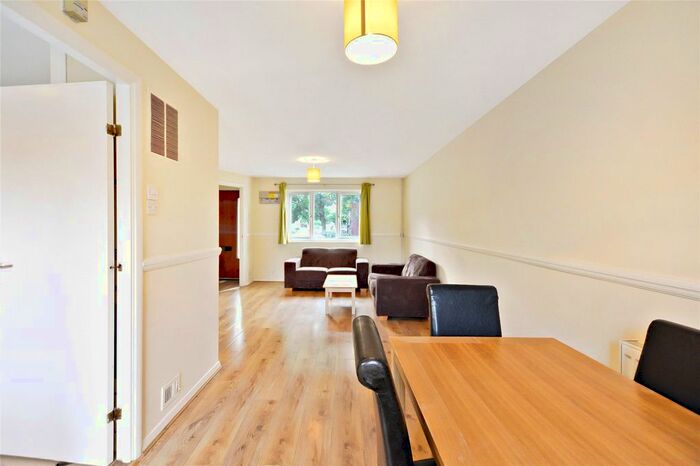 3 Bedroom Detached House To Rent In Achilles Close, London, SE1