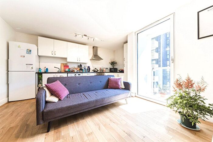 2 Bedroom Flat To Rent In Westwood House, Millharbour, Canary Wharf, London, E14