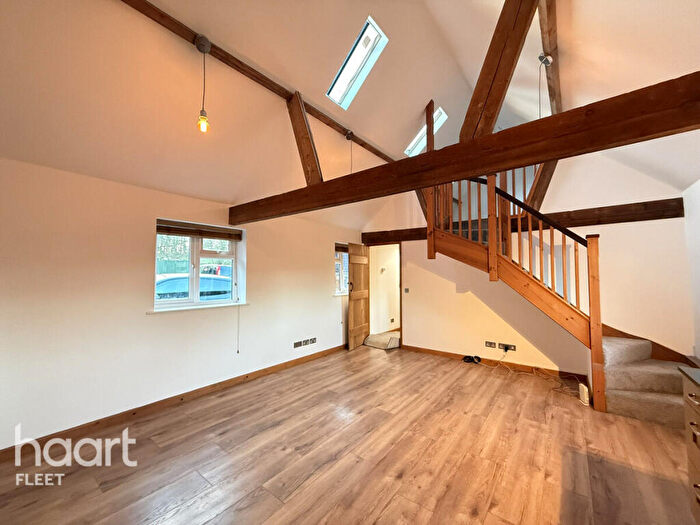 2 Bedroom Farm House To Rent In Ford Lane, Basingstoke, RG25