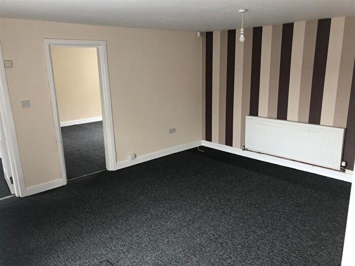2 Bedroom Flat To Rent In Old Park Road, Dudley, DY1