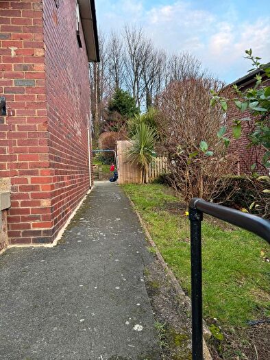 3 Bedroom Detached House To Rent In Fairfield Hill, Leeds, LS13