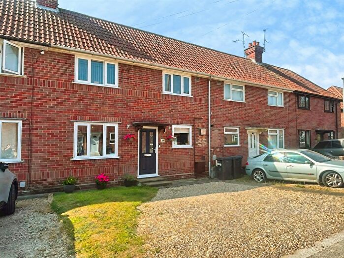 3 Bedroom Terraced House For Sale In Westfield Grove, Yeovil, BA21