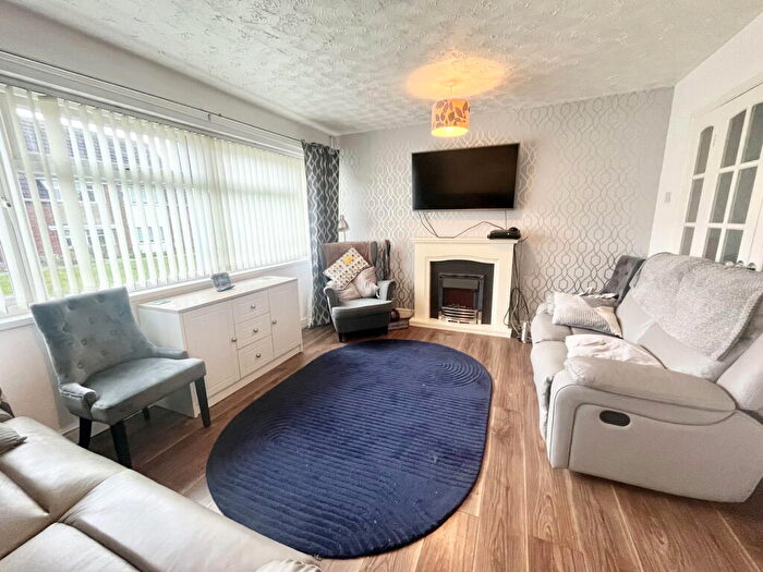 3 Bedroom Semi-Detached House For Sale In Weaver Close, Pensnett, Brierley Hill, DY5