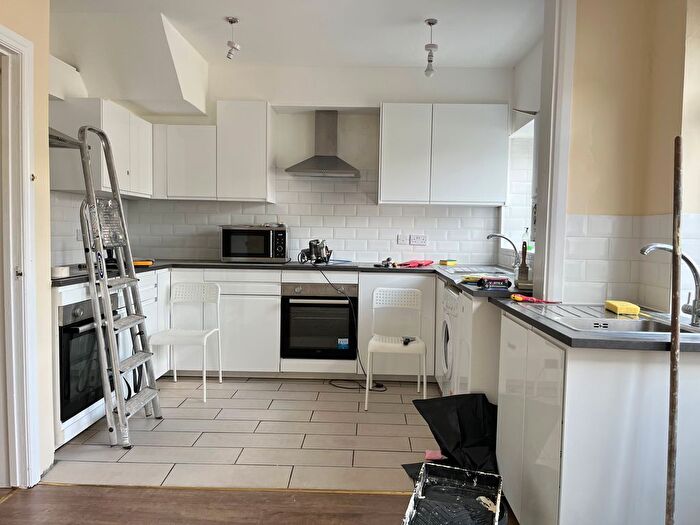4 Bedroom Terraced House To Rent In Vincent Road, Wood Green, N22