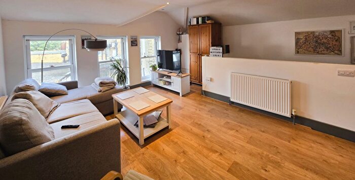 1 Bedroom Maisonette To Rent In Arthur Road, London, SW19