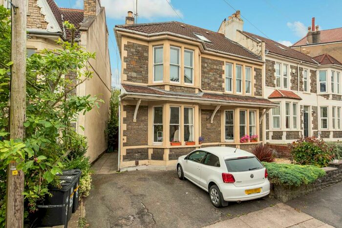 2 Bedroom Apartment To Rent In Harcourt Road, Redland, Bristol, BS6