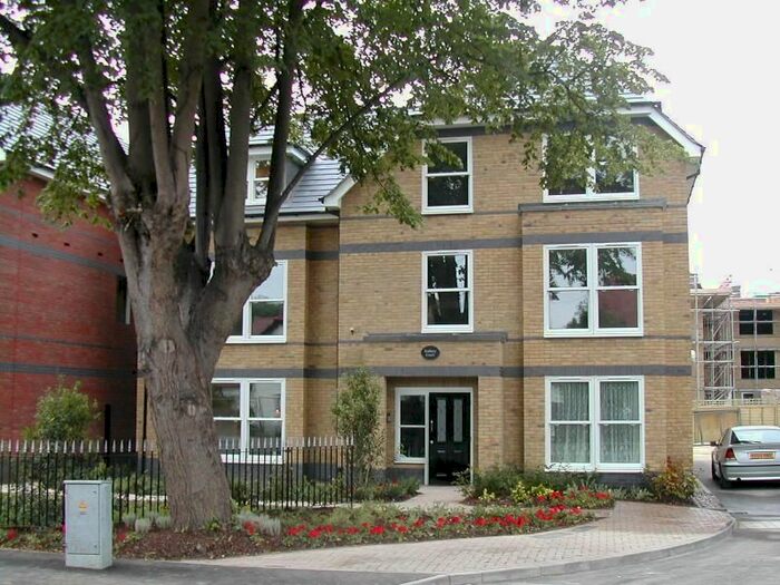 2 Bedroom Flat To Rent In Vicarage Road, Egham, Surrey, TW20