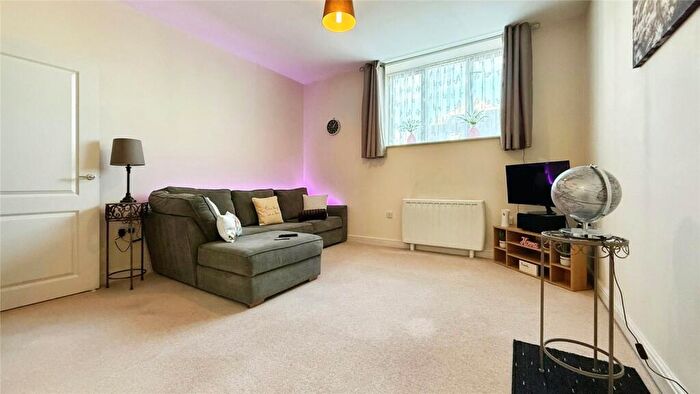1 Bedroom Flat To Rent In Market Place, Bexleyheath, Kent, DA6