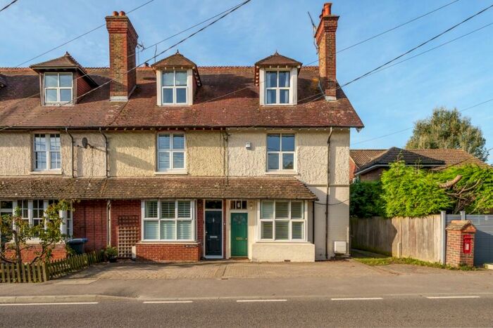 4 Bedroom End Of Terrace House To Rent In Scrase Hill Terrace Fox Hill, RH16